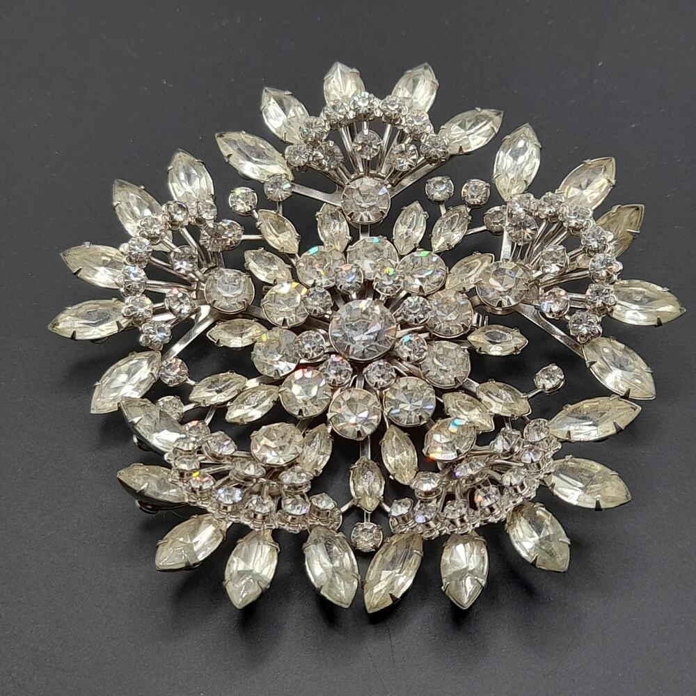 Vintage 1950s Riveted Rhinestone Flower Brooch Large 4 Inch Pin - Picture 2 of 6
